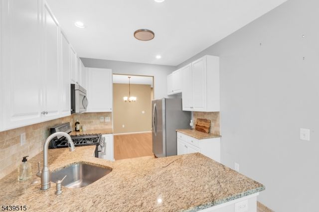 28 Kensington Dr, Randolph Twp., NJ 07869