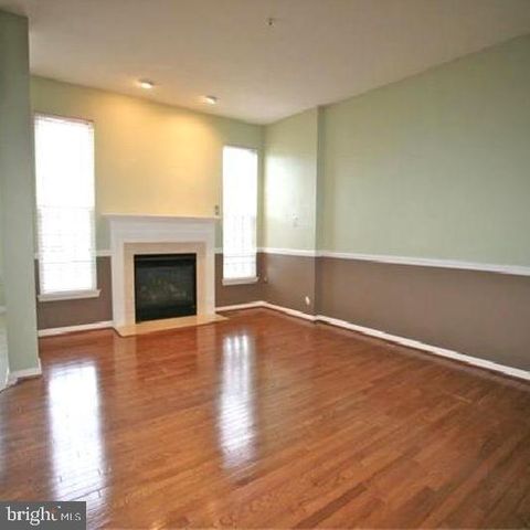 233 CREEKSIDE DR, Pottstown, PA 19464