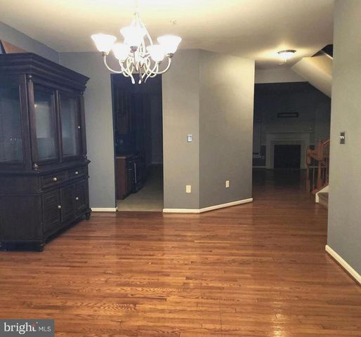 233 CREEKSIDE DR, Pottstown, PA 19464