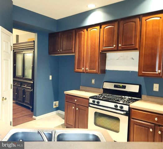 233 CREEKSIDE DR, Pottstown, PA 19464