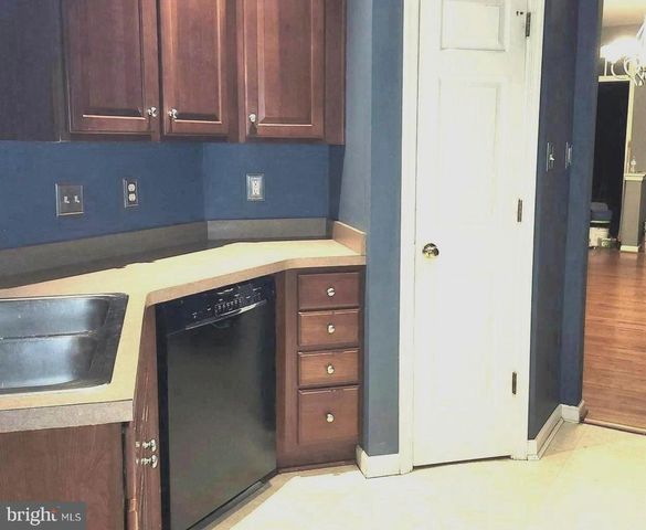 233 CREEKSIDE DR, Pottstown, PA 19464