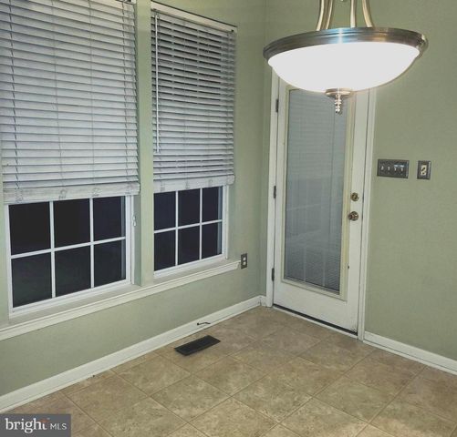 233 CREEKSIDE DR, Pottstown, PA 19464