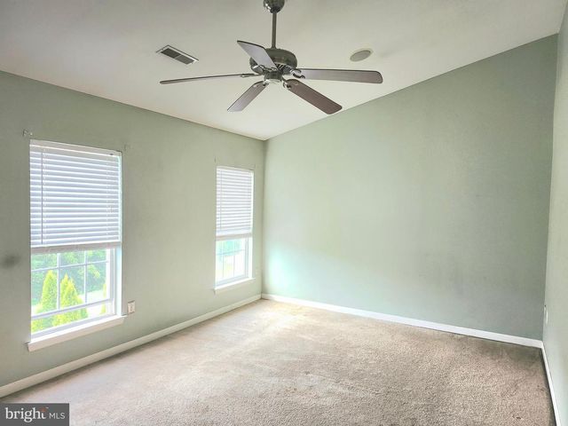 233 CREEKSIDE DR, Pottstown, PA 19464