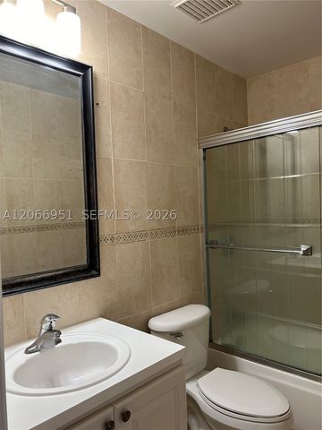 6245 KENDALE LAKES CR 215, Miami, FL 33183