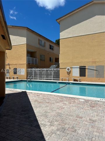 6245 KENDALE LAKES CR 215, Miami, FL 33183