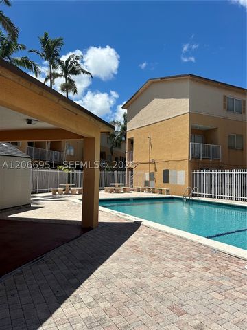 6245 KENDALE LAKES CR 215, Miami, FL 33183