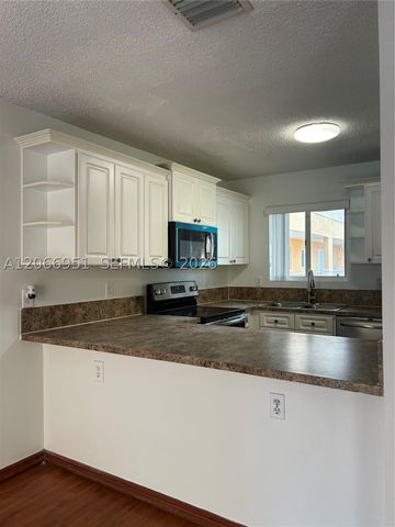 6245 KENDALE LAKES CR 215, Miami, FL 33183