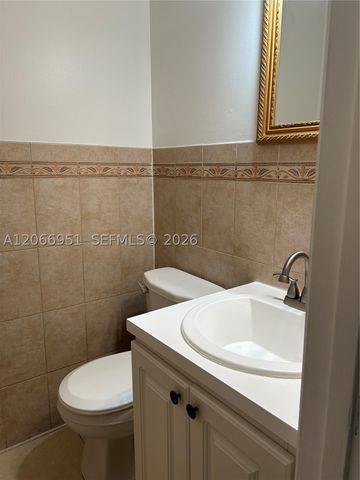 6245 KENDALE LAKES CR 215, Miami, FL 33183