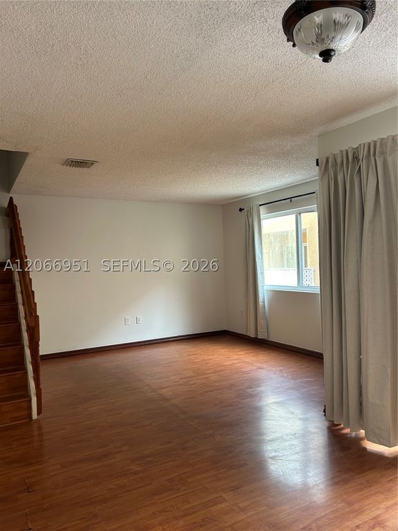 6245 KENDALE LAKES CR 215, Miami, FL 33183