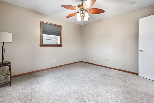 706 N Farmington Dr, Derby, KS 67037