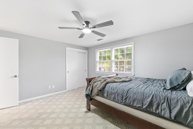 706 N Farmington Dr, Derby, KS 67037