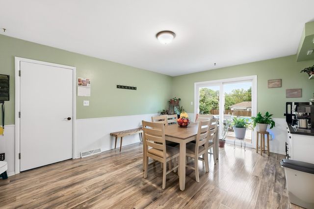 706 N Farmington Dr, Derby, KS 67037