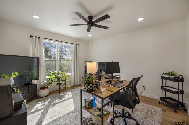 13366 Garden Lake Rd, Tyler, TX 75703