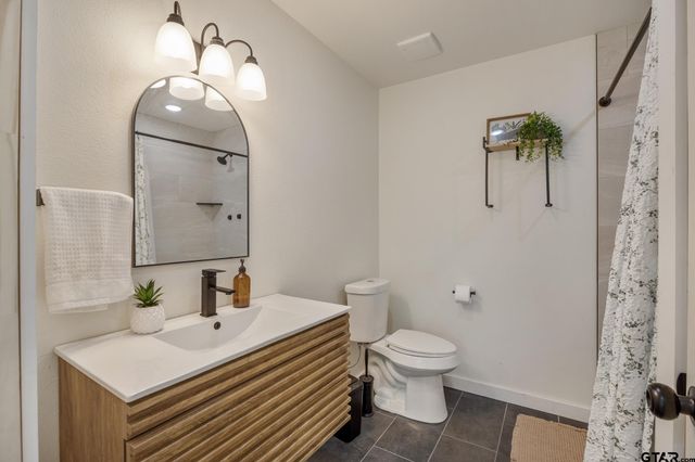 13366 Garden Lake Rd, Tyler, TX 75703