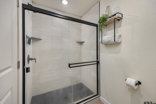 13366 Garden Lake Rd, Tyler, TX 75703