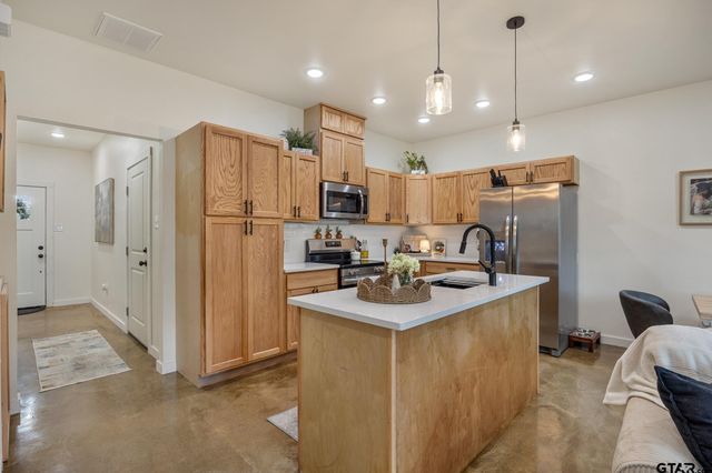 13366 Garden Lake Rd, Tyler, TX 75703