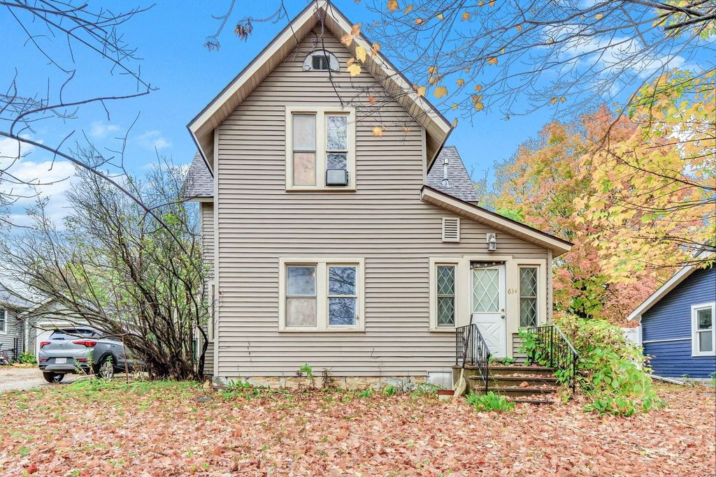 634 W Main Street, Ellsworth, WI 54011 — exterior