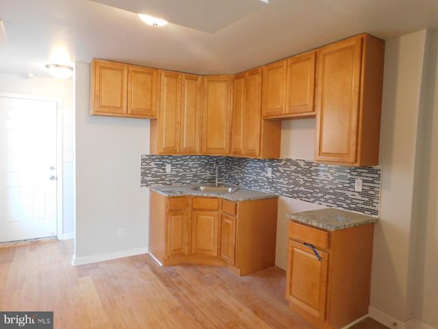 2943 W DIAMOND ST, Philadelphia, PA 19121