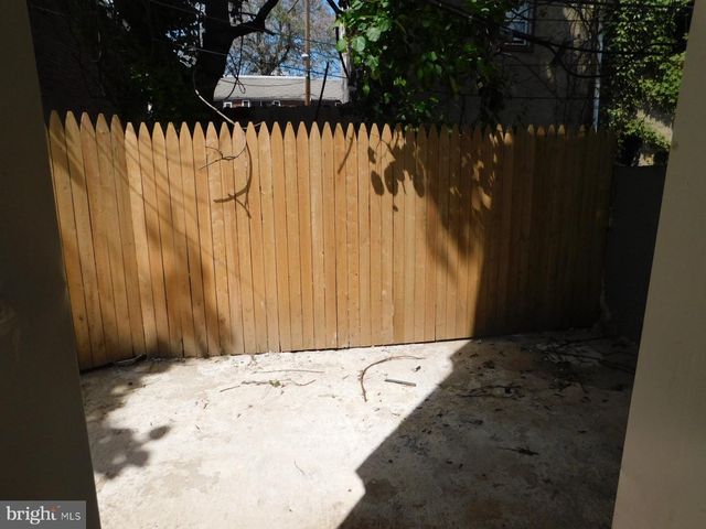 2943 W DIAMOND ST, Philadelphia, PA 19121