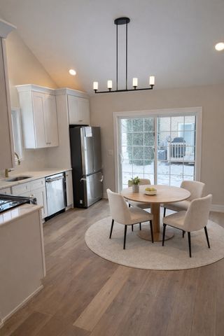 9037 W 111 Street, Palos Hills, IL 60465