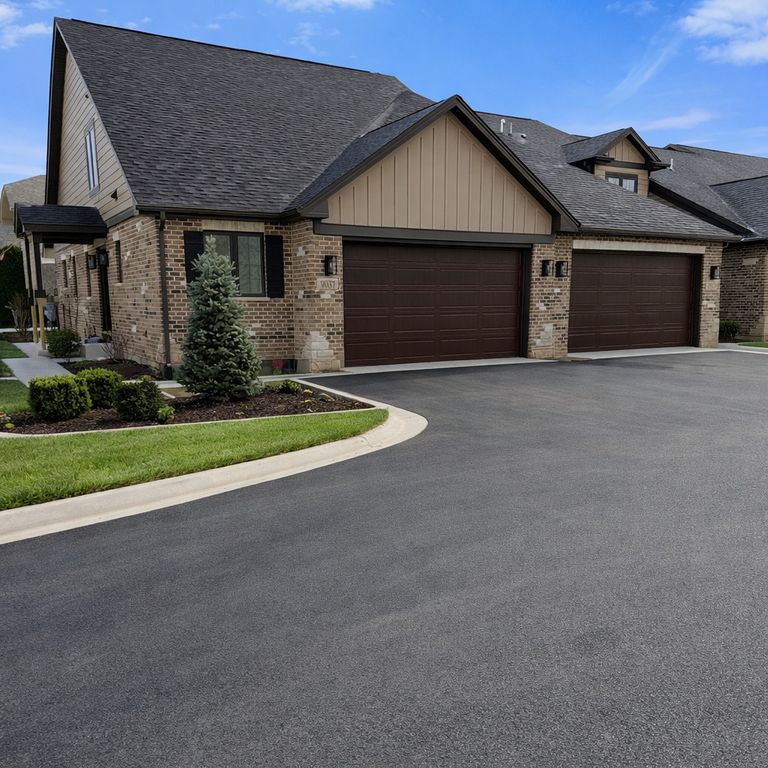 9037 W 111 Street, Palos Hills, IL 60465