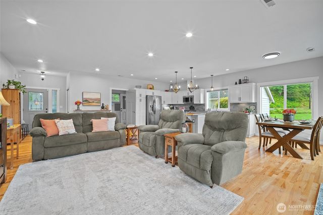 24200 Harvey Creek Rd, Arlington, WA 98223