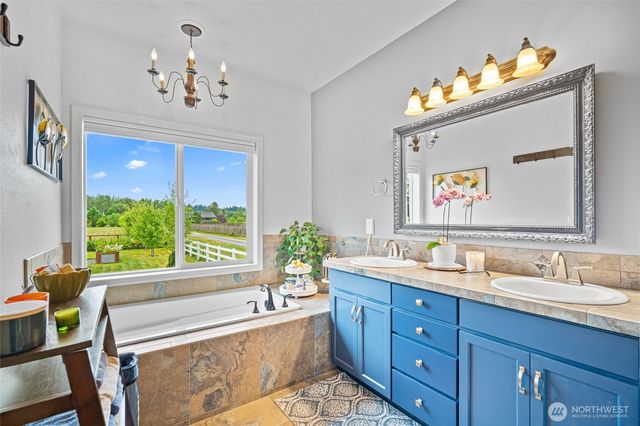 24200 Harvey Creek Rd, Arlington, WA 98223