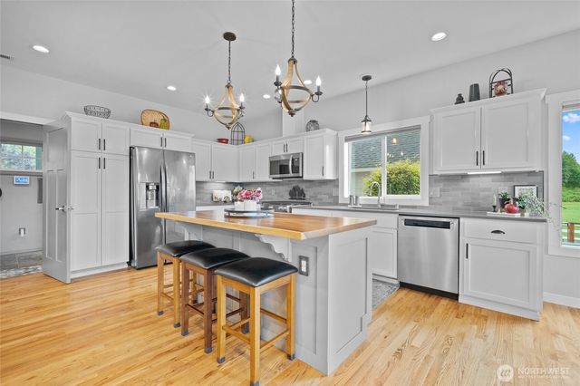 24200 Harvey Creek Rd, Arlington, WA 98223