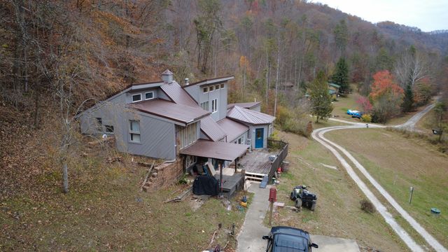 611 Blue River Branch Road, Prestonsburg, KY 41653