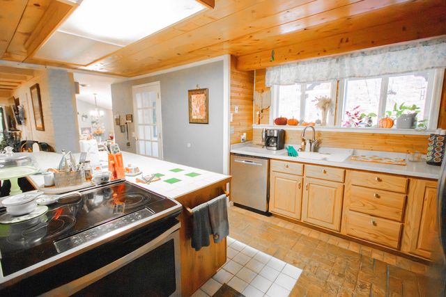 611 Blue River Branch Road, Prestonsburg, KY 41653