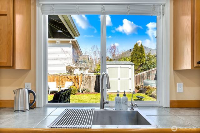 8012 NE 151st Court, Kenmore, WA 98028