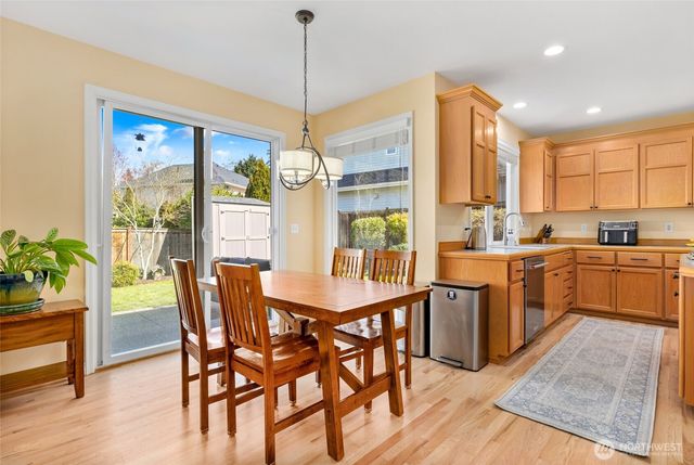 8012 NE 151st Court, Kenmore, WA 98028