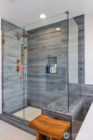 8012 NE 151st Court, Kenmore, WA 98028