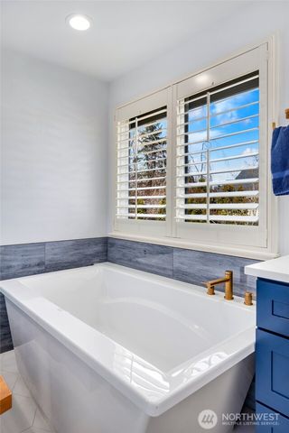 8012 NE 151st Court, Kenmore, WA 98028