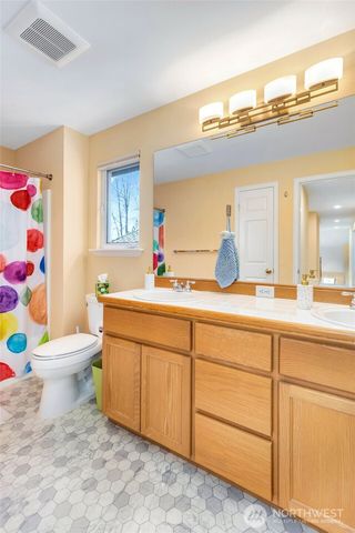 8012 NE 151st Court, Kenmore, WA 98028