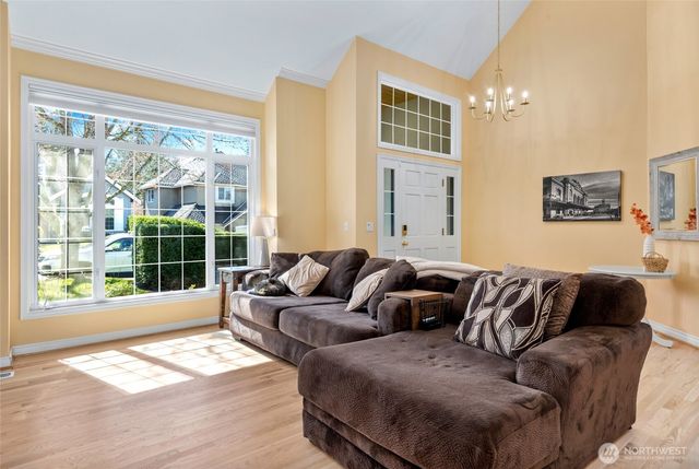 8012 NE 151st Court, Kenmore, WA 98028