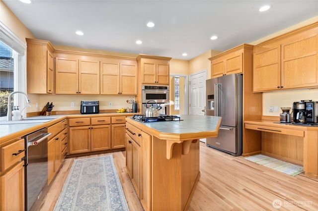 8012 NE 151st Court, Kenmore, WA 98028