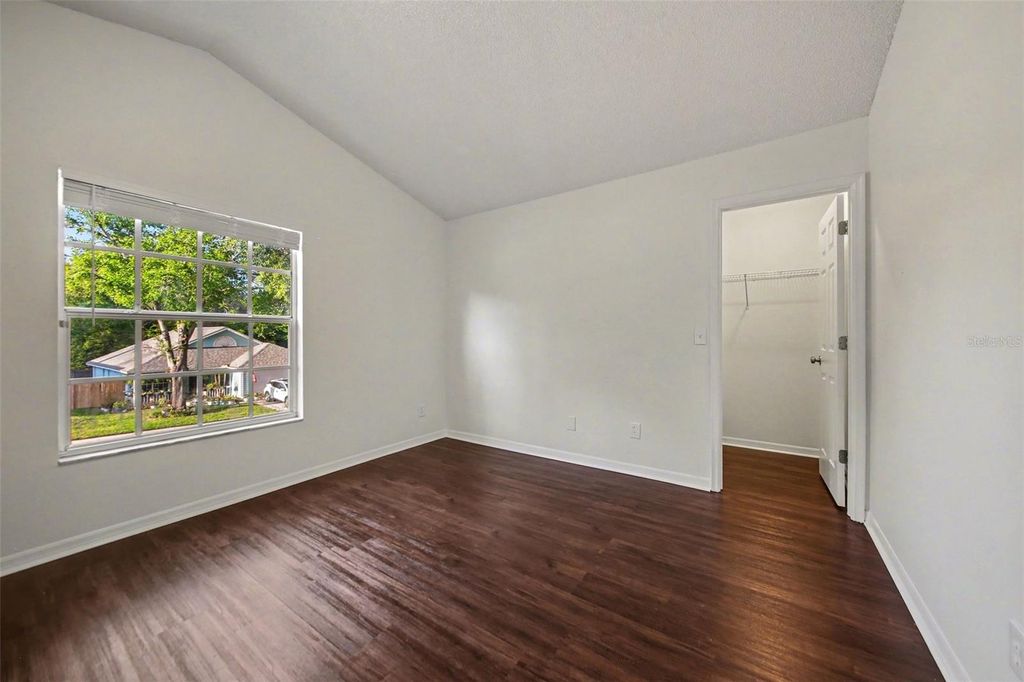 Image 13 of property listing at 1054 ROYAL OAKS DRIVE, Apopka, FL 32703