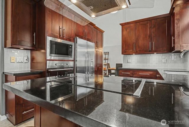 1226 S 35th Street, Renton, WA 98055