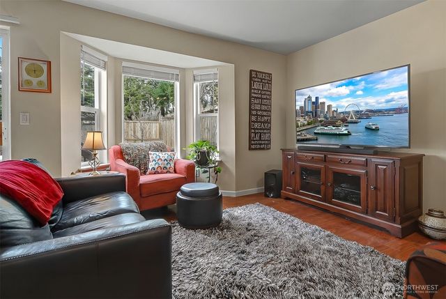 1226 S 35th Street, Renton, WA 98055