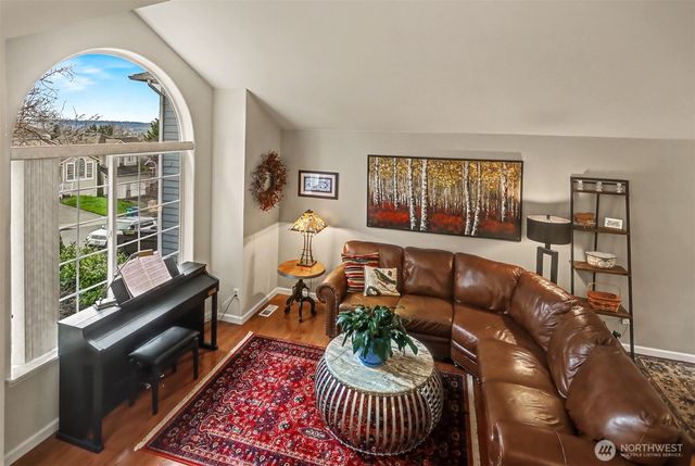 1226 S 35th Street, Renton, WA 98055