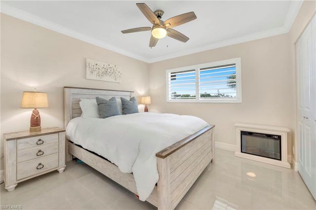 9 High Point CIR N 203, Naples, FL 34103