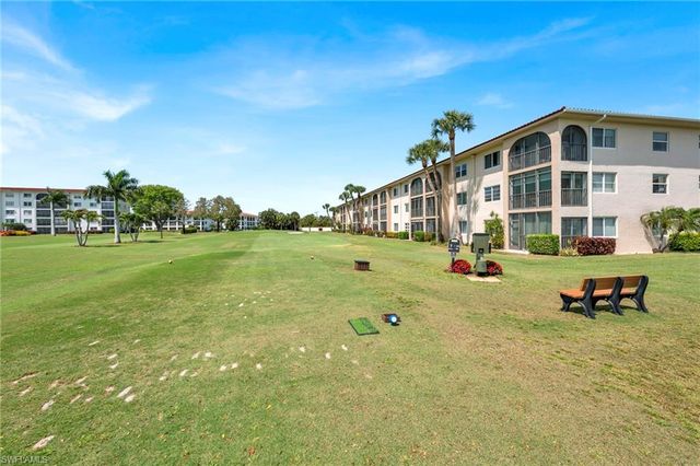 9 High Point CIR N 203, Naples, FL 34103