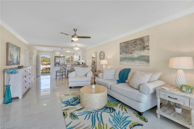 9 High Point CIR N 203, Naples, FL 34103