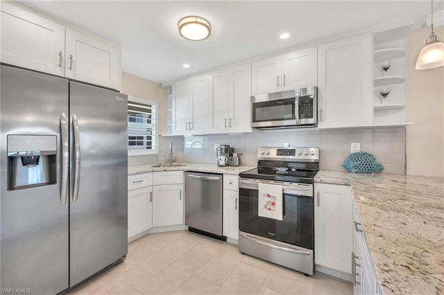 9 High Point CIR N 203, Naples, FL 34103