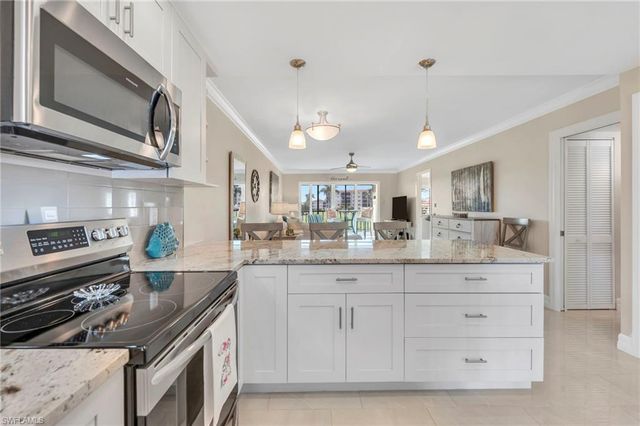 9 High Point CIR N 203, Naples, FL 34103