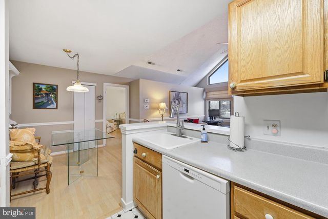 706 AUGUSTA CIR, Mount Laurel, NJ 08054