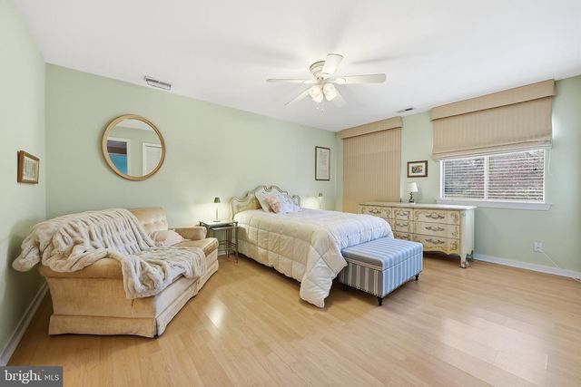 706 AUGUSTA CIR, Mount Laurel, NJ 08054