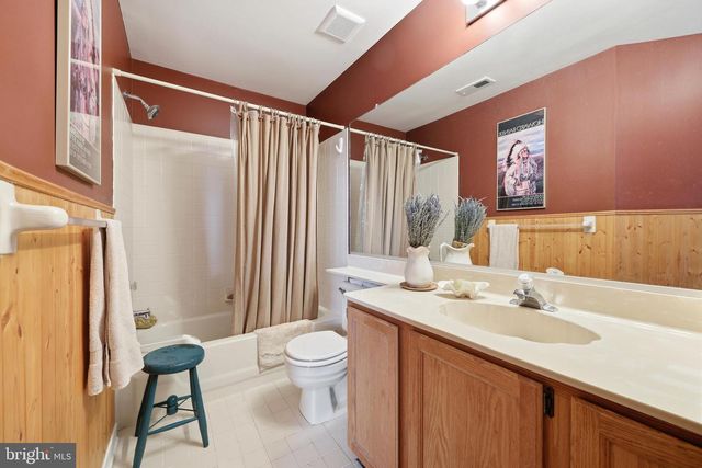 706 AUGUSTA CIR, Mount Laurel, NJ 08054