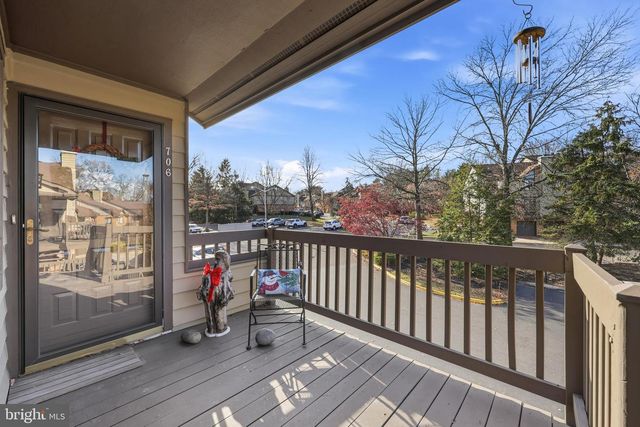 706 AUGUSTA CIR, Mount Laurel, NJ 08054